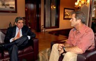 Mel GIbson and Oscar Arias