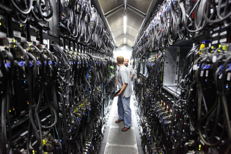 Rows of processors in data center, Microsoft